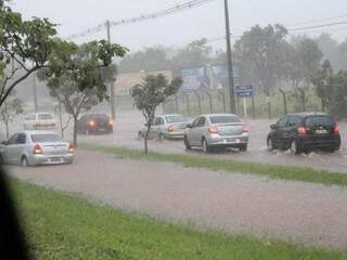 Cônsul Assaf Trad alagada pela chuva na semana passada (Foto: Arquivo/ Campo Grande News)