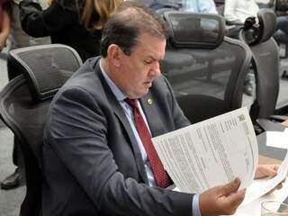 Deputado estadual Eduardo Rocha (MDB), durante sessão na Assembleia. (Foto: Victor Chileno/ALMS).