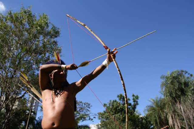 &Iacute;ndios protestam contra impunidade e pedem reabertura de investiga&ccedil;&atilde;o