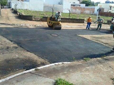 Sem receber desde maio, empresas amea&ccedil;am parar servi&ccedil;o do tapa-buraco