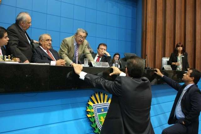 Deputados promulgam lei que amplia vacina de gripe em MS