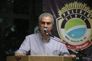 Governador Reinaldo Azambuja durante solenidade na Acadepol (Fernando Antunes)