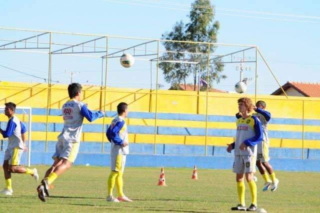 Sem sede, clubes dependem de doa&ccedil;&atilde;o e boa vontade para treinar