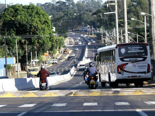 Motociclista morre atropelado por caminh&atilde;o no bairro Jos&eacute; Abr&atilde;o  