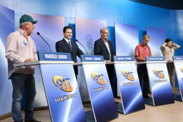 Em &uacute;ltimo debate, Geraldo volta a questionar apoiadores de D&eacute;lia Razuk
