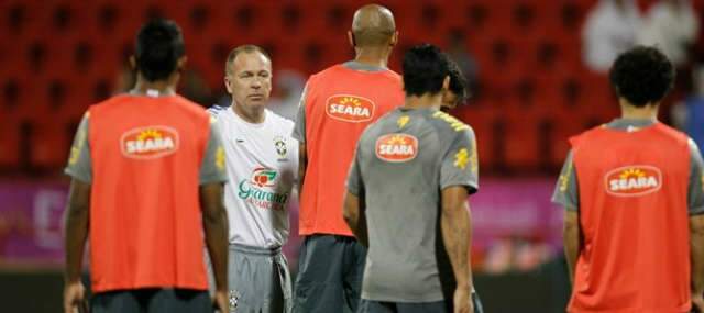  Douradense &eacute; escalado para o &uacute;ltimo amistoso da Sele&ccedil;&atilde;o no ano
