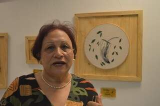 Izaura Marim Chaves comenta sobre o trabalho da colega (Foto: Alana Portela)