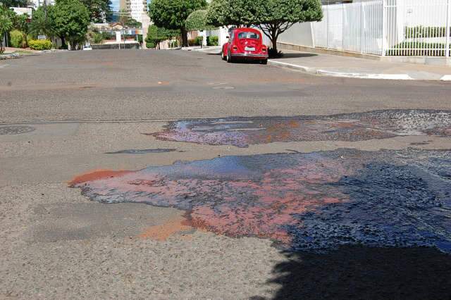  &Aacute;guas deve consertar vazamento entre ruas Goi&aacute;s e Odorico Quadros ainda hoje