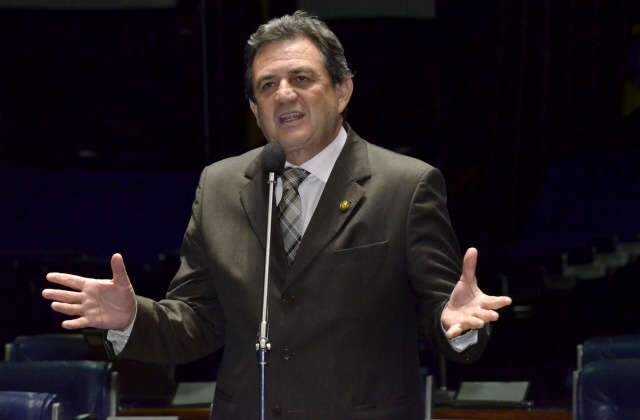  Moka e K&aacute;tia Abreu articulam com AGU norma sobre demarca&ccedil;&atilde;o de terra