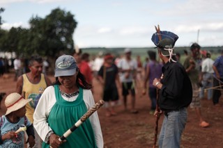 Índios que lutam pela demarcação do território de Kurussu Ambá (Foto: Cimi/Divulgação)