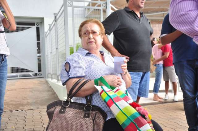  Carro tomba em acidente com caminh&atilde;o do Ex&eacute;rcito e tr&acirc;nsito fica tumultuado