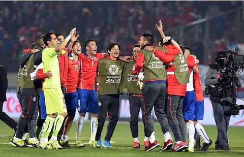 Apesar da luta do Peru, Chile vence e decide Copa América em casa