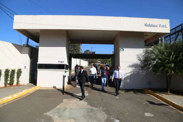 Pedido de reconsidera&ccedil;&atilde;o adia por 40 minutos derrubada de guarita