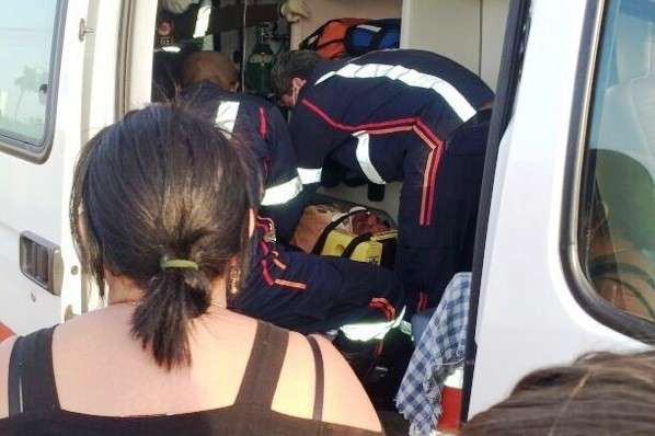 Motorista perde o controle, camionete capota e 8 ficam feridos perto de Rochedo