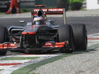 Inglês Lewis Hamilton foi o mais rápido do treino neste sábado e marcou 1min24s010. (Foto: AP)