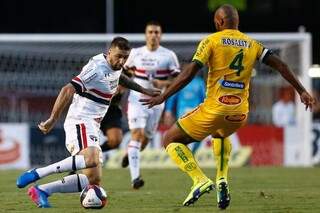 Pratto come&ccedil;a bem na estreia mas S&atilde;o Paulo e Mirassol termina em 2 a 2 