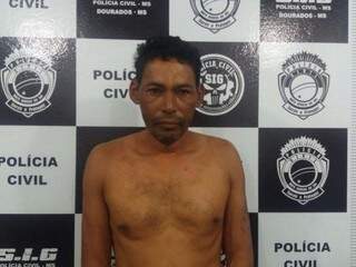 Aparecido nega que tenha participado do crime, mas foi autuado em flagrante pelo latrocínio - roubo seguido de morte. (Foto: Dourados News) 