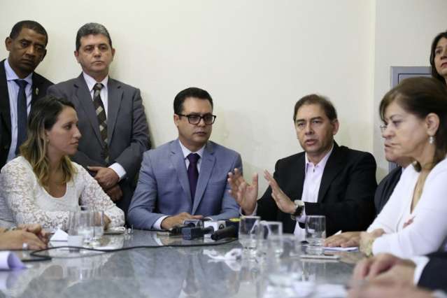 Presidente da C&acirc;mara elogia atitude de Bernal ao pedir di&aacute;logo