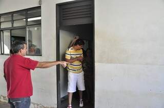 Casal disse que não sabia do sequestro, mas homem voltou para ajudar comparsa em cativeiro (Foto: João Garrigó)