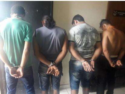 Pol&iacute;cia acha uma tonelada de maconha em motel e prende quatro 