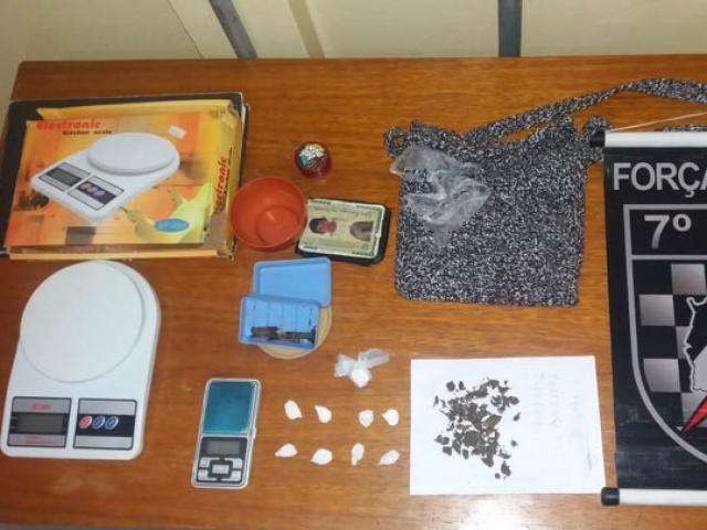Jovem &eacute; presa com drogas e perde guarda do filho rec&eacute;m nascido