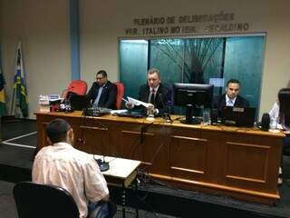 Júri é presidido pelo juiz da Carreta da Justiça, Luiz Felipe Medeiros Vieira (Foto: Assessoria de imprensa/ TJMS)