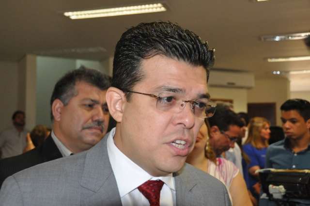 Olarte promete &quot;surpresas&quot; e diz que s&oacute; dois secret&aacute;rios est&atilde;o garantidos