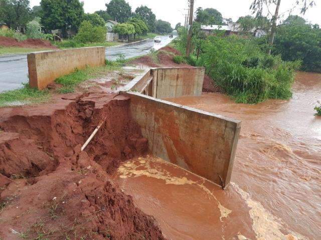 Prefeitura e Defesa Civil trabalham para contabilizar estragos ap&oacute;s chuva 