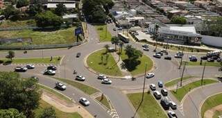 Cruzamento da Via Parque com a Avenida Mto Grosso é um dos pontos mais críticos do trânsito de Campo Grande (Foto: Arquivo)