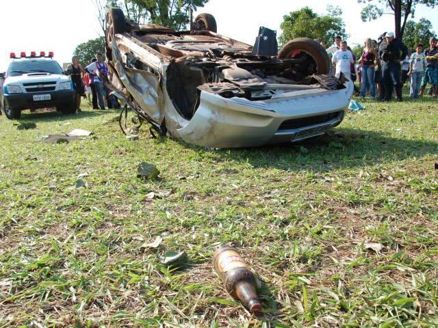  Pol&iacute;cia ouve m&atilde;e de adolescente morto em acidente na segunda-feira