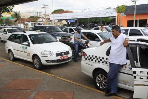 Lei transforma em "herança sem fim" alvará de táxi em Campo Grande