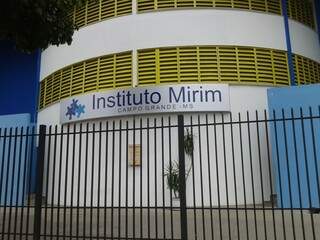 Um dos Instituto Mirim fica na Rua Anhanduí, próximo ao Horto Florestal. (Foto: Viviane Oliveira) 