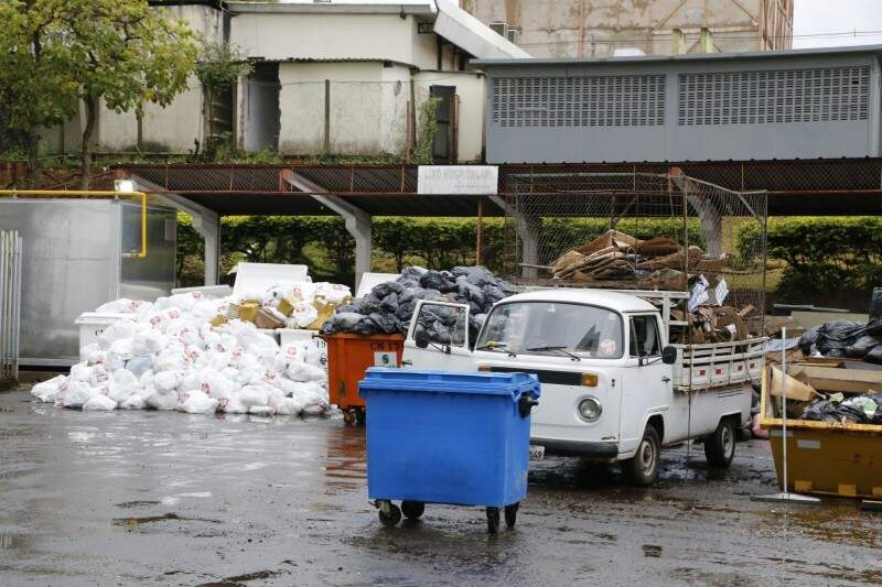 Com greve, hospitais ficam sem local para estocar lixo contaminado