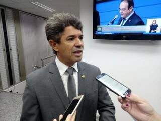 Deputado estadual Rinaldo Modesto é contra decisão do STF de tirar demarcação do Ministério da Agricultura (Foto: Leonardo Rocha)