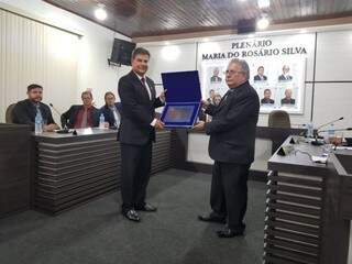 Em Eldorado, Nelsinho recebeu título de cidadão por indicação da Câmara. (Foto: Divulgação)