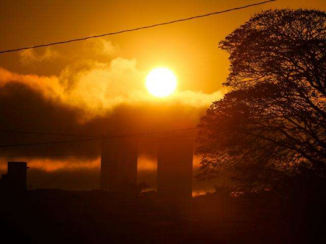 Terça-feira começa fria, mas tempo esquenta e máxima chega a 30ºC