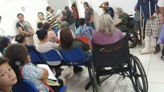 Pacientes lotaram setor à espera de consulta no HU (Hospital Universitário). (Foto: Direto das Ruas)