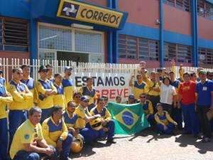 Funcion&aacute;rios dos Correios amea&ccedil;am entrar em greve na pr&oacute;xima semana