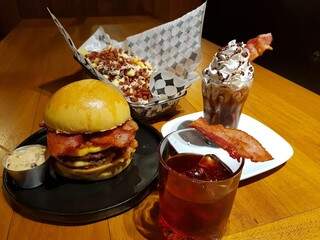 O Extreme Bacon Burger custará R$ 29,90 neste sábado. 