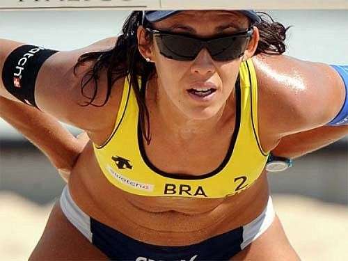 Talita &eacute; eleita a melhor em cinco categorias da elei&ccedil;&atilde;o da FIVB