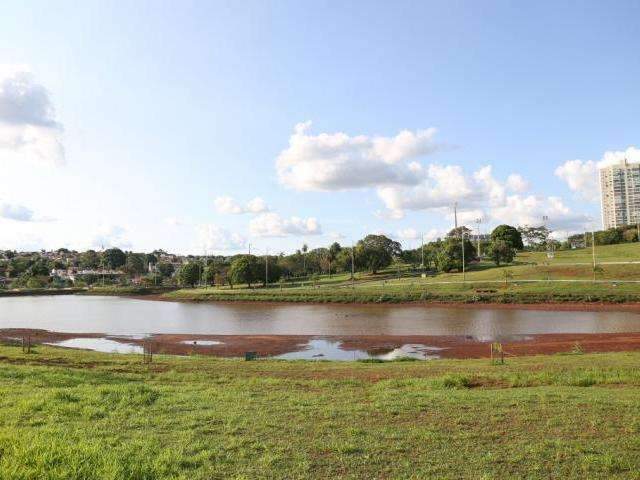 Esvaziamento do lago do Parque foi para realiza&ccedil;&atilde;o de obras no deck