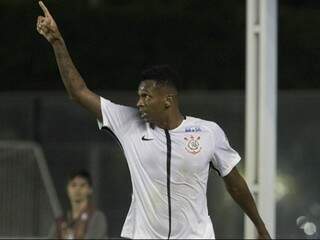 Jô fez um dos gols da vitória corintiana (Foto: Daniel Augusto/Agência Corinthians)