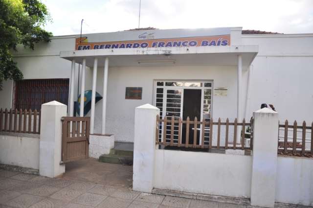 Menina de 5 anos que perdeu a vis&atilde;o parcial leva &quot;calote&quot; da Prefeitura
