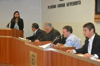 CPI do Calote ouvindo depoimento da chefe da Central de Compras (Foto: Cleber Gellio)