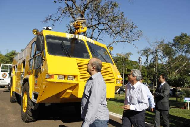 Governador cede equipamento para &ldquo;alavancar&rdquo; Aeroporto de Bonito