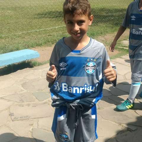 Aos 7 anos, Mateuzinho troca Rio Verde por Porto Alegre para jogar no Gr&ecirc;mio