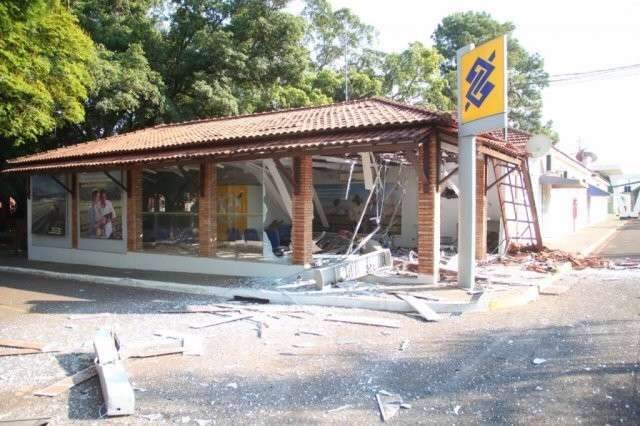 Caixas explodidos por Tio Arantes n&atilde;o t&ecirc;m previs&atilde;o para voltar funcionar