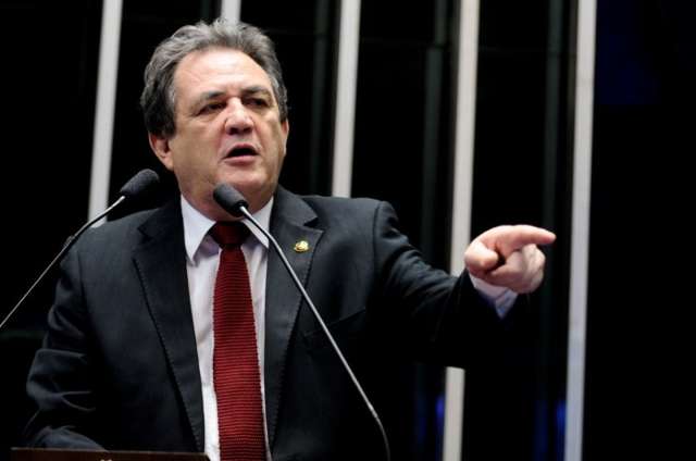Excesso de testemunhas prejudica processo de impeachment, diz Moka