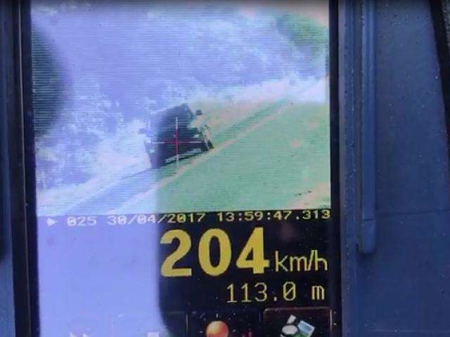 Feriado de excessos teve carro a mais de 200km/h e tr&ecirc;s mortes nas rodovias  