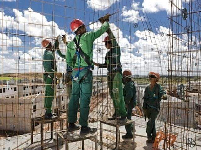 Em crise, constru&ccedil;&atilde;o civil tem o menor n&uacute;mero de trabalhadores em cinco anos